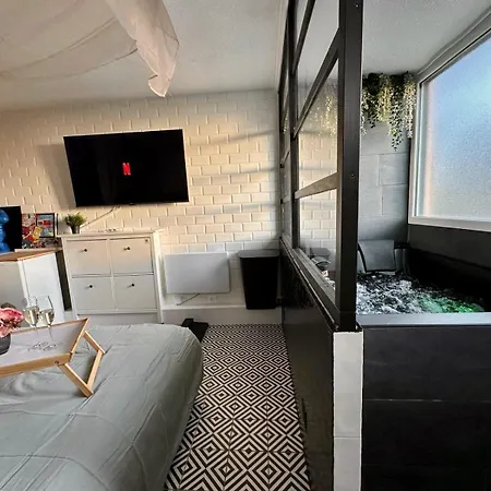 Апартаменты Mini Loft Avec Jacuzzi & Piscine - Cap D'agde *